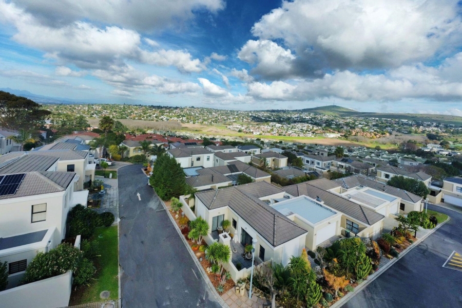 3 Bedroom Property for Sale in Van Riebeeckshof Western Cape